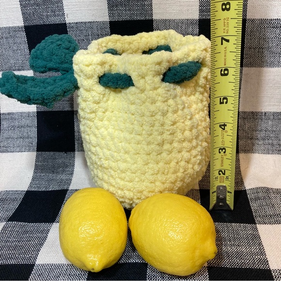 Fresh lemony goodness is this hand knit, super soft, lemon, design purse / pouch - Picture 7 of 13